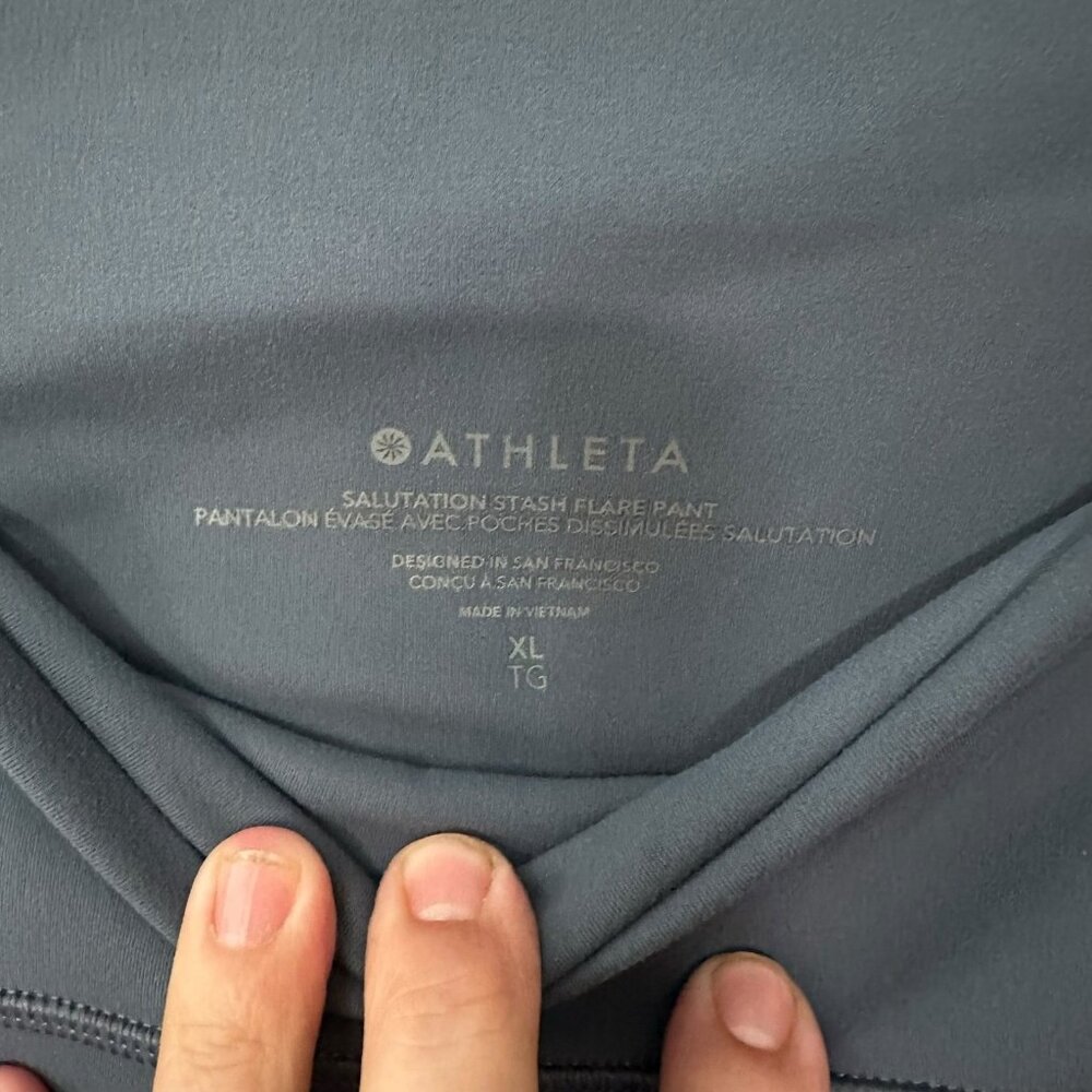 ATHLETA Salutation Stash Flare Pant Gray Pocket Leggings Women’s Size XL Active - Picture 3 of 8